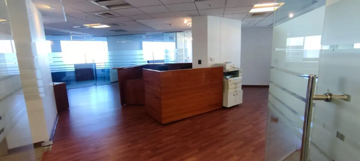 https://images.propercial.com/properties/81572/e86ce6ae-24e2-59fe-9611-59db221c3637.webp