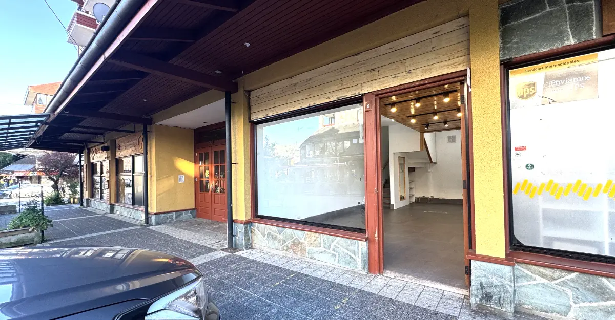 https://images.propercial.com/properties/81742/43ee0e15-9ddb-5a36-ac5b-3b069a37f342.webp