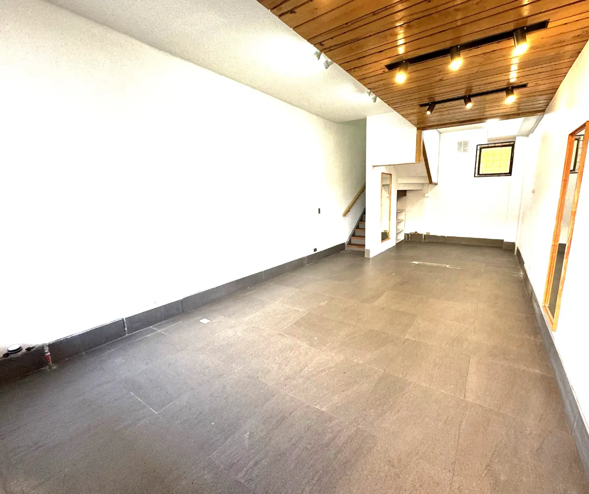 https://images.propercial.com/properties/81742/feef21f4-9de9-5d1a-9b2c-0d2660f29012.webp