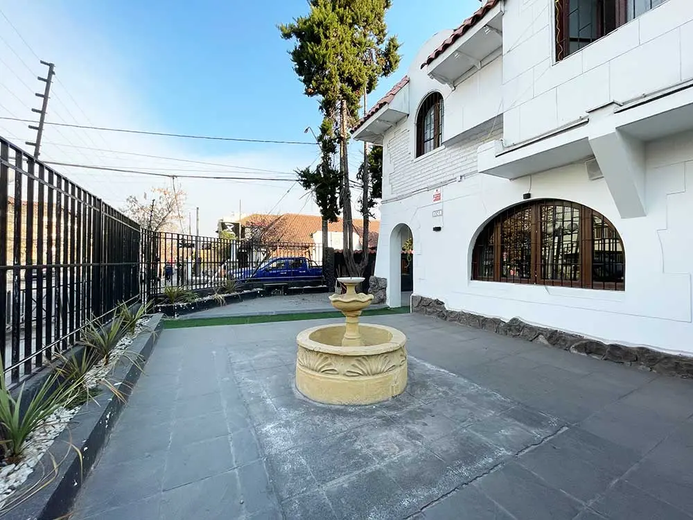 https://images.propercial.com/properties/82006/e79b4f95-08c2-56a3-9f22-e0e1feb91990.webp