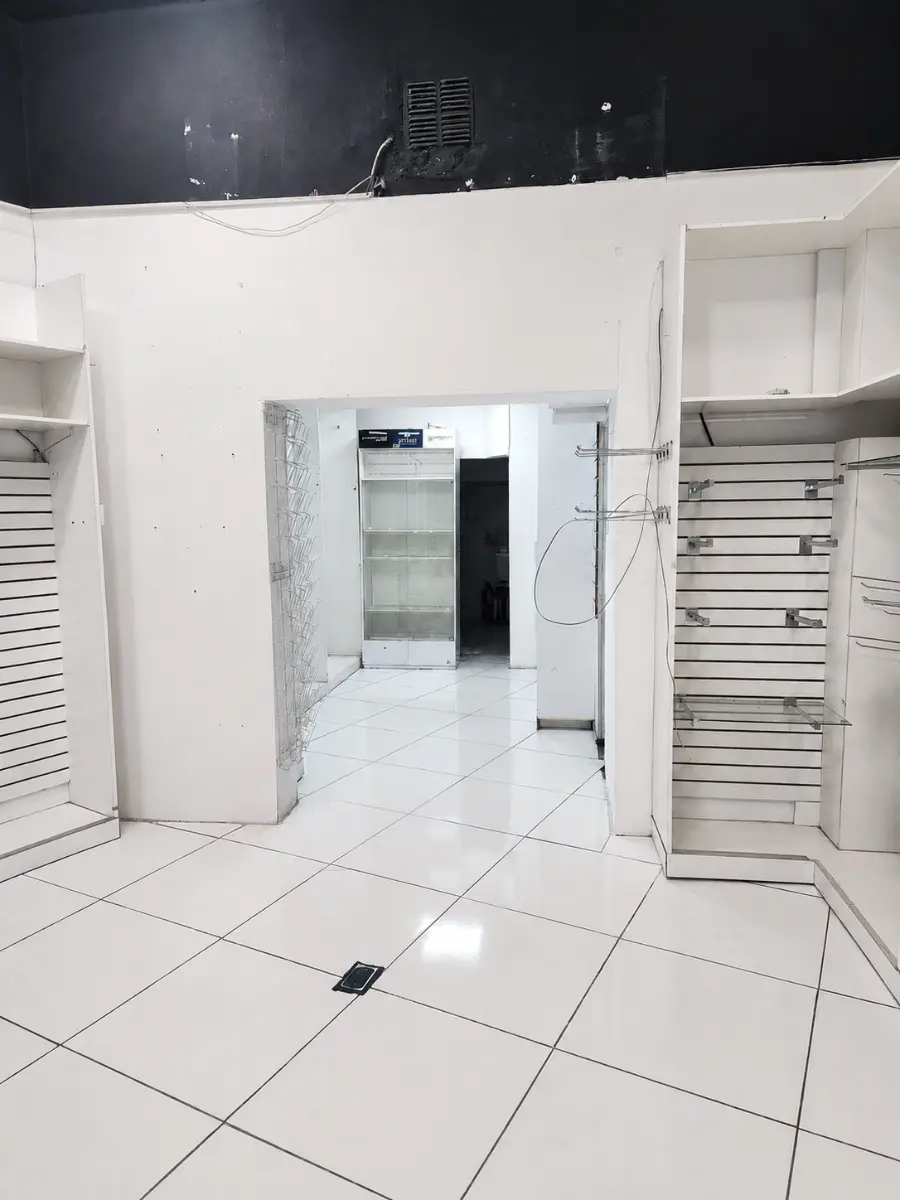 https://images.propercial.com/properties/82138/4ce3e627-7e4f-54bd-9d5d-ee0727ed2762.webp