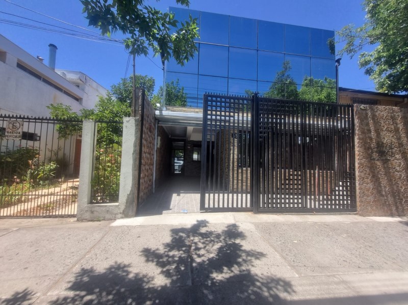 https://images.propercial.com/properties/Brokers%20Inmobiliarios/19e27425-016e-5de5-8fb5-15cc05bc9ca1.jpeg