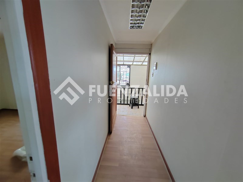 https://images.propercial.com/properties/FNZA/0d78e872-bd39-5949-89e4-db9be7a2d374.jpeg