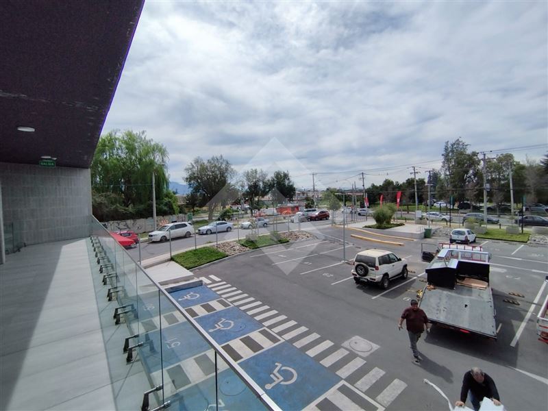 https://images.propercial.com/properties/FNZA/2b2f4e16-80e2-51f1-a768-feb683ffe61e.jpeg