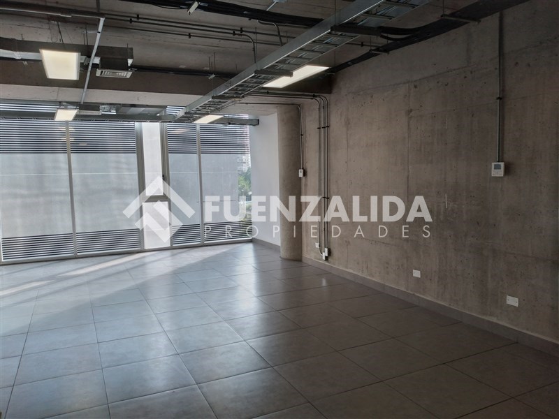https://images.propercial.com/properties/FNZA/4dd1713e-4135-522f-914f-cf1c9b5864b7.jpeg
