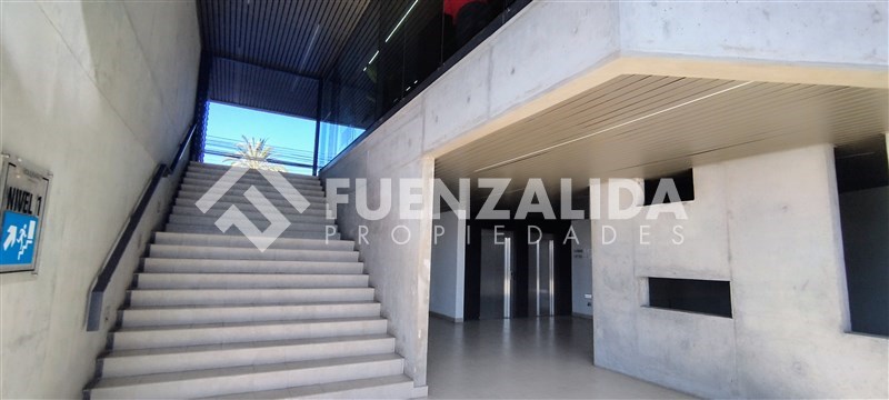 https://images.propercial.com/properties/FNZA/7184892f-3646-5962-b140-3b2f76514a35.jpeg