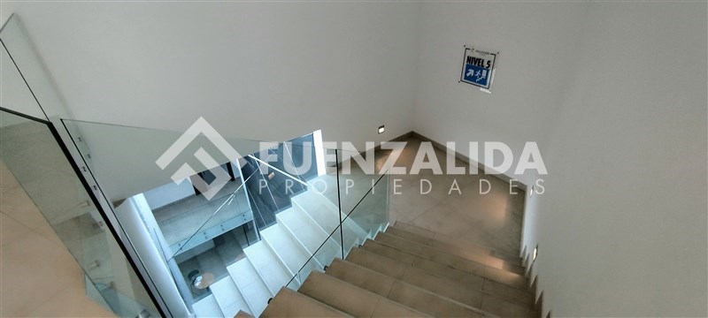 https://images.propercial.com/properties/FNZA/a5ed8fa5-e73e-500c-ae4d-2c4964af8fdb.jpeg