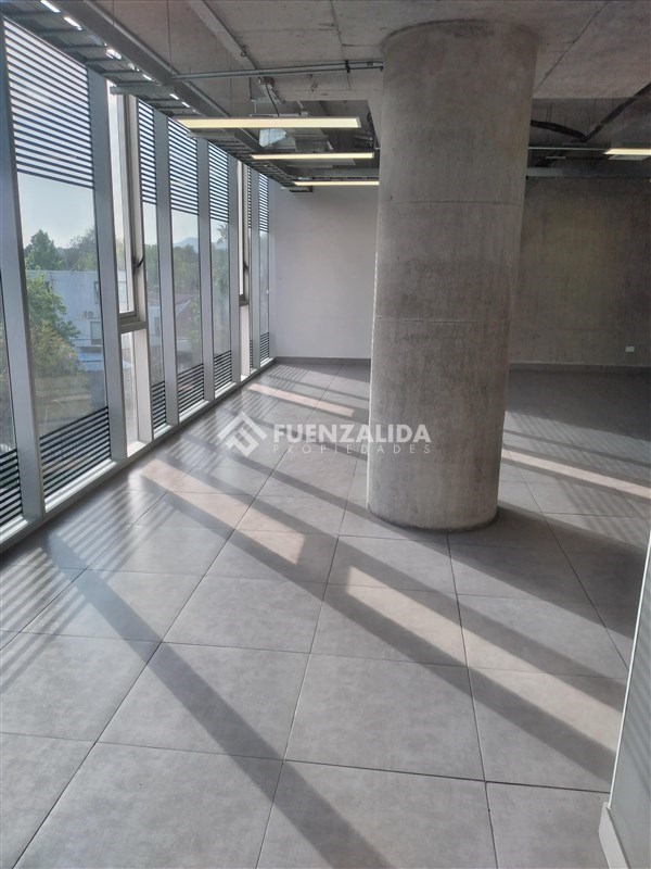 https://images.propercial.com/properties/FNZA/ab51e75a-17c5-5cd6-8607-10fe24b005b7.jpeg