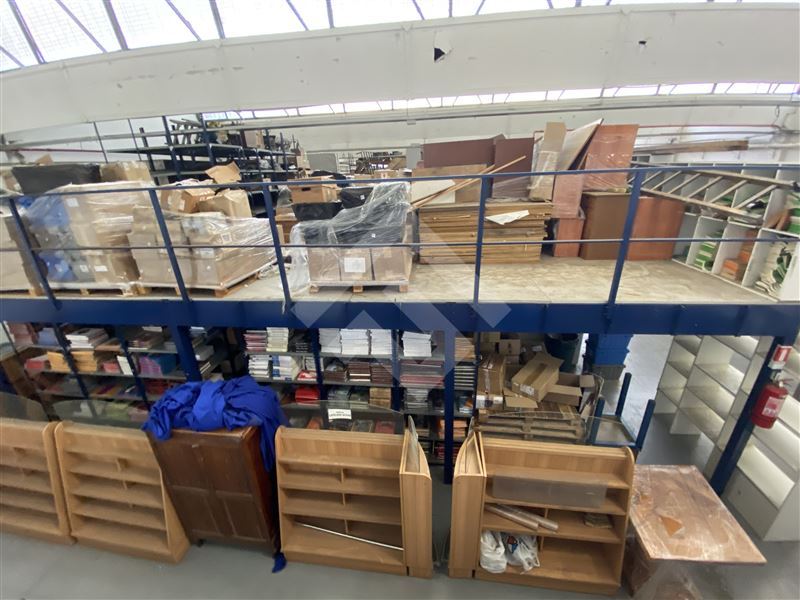 https://images.propercial.com/properties/FNZA/cd2bc3f5-d719-5130-baeb-5b18f724059e.jpeg