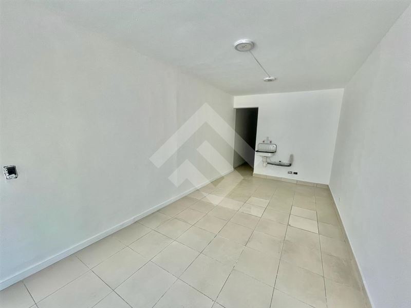 https://images.propercial.com/properties/FNZA/e20783d7-c632-5f6f-9287-4c750f7341ee.jpeg