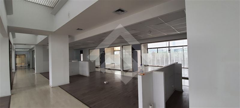 https://images.propercial.com/properties/FNZA/e381e139-298b-584b-aa2d-f1d279e3e521.jpeg