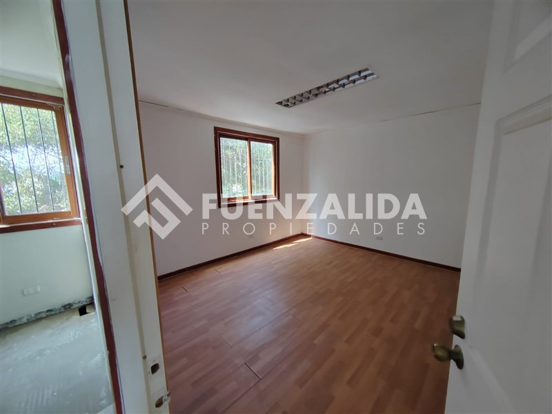 https://images.propercial.com/properties/FNZA/e7f42f64-6674-58bc-a91f-5fddd2cd86df.jpeg
