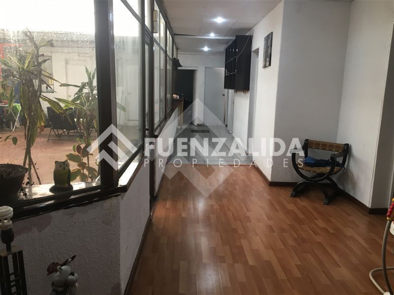 https://images.propercial.com/properties/FNZA/f2b0e4de-2f6b-55ca-a44b-35ad58aa7517.jpeg
