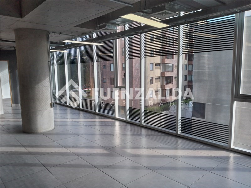 https://images.propercial.com/properties/FNZA/fbfc9acd-221d-59ec-ba89-270cc52a6392.jpeg