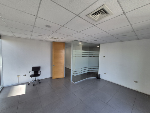 https://images.propercial.com/properties/MQ/6ade12cd-4b06-5b1d-9575-4c5300de6a21.jpeg