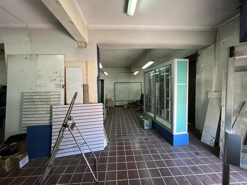 https://images.propercial.com/properties/MQ/c2c3aa75-ab87-51d4-a4e3-4b69e7498745.jpeg