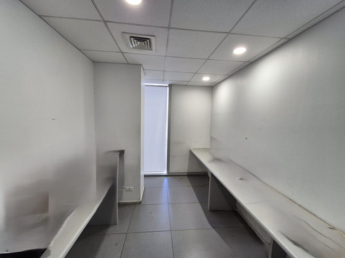 https://images.propercial.com/properties/MQ/ec894c86-7422-5333-844b-2971694c6f55.jpeg